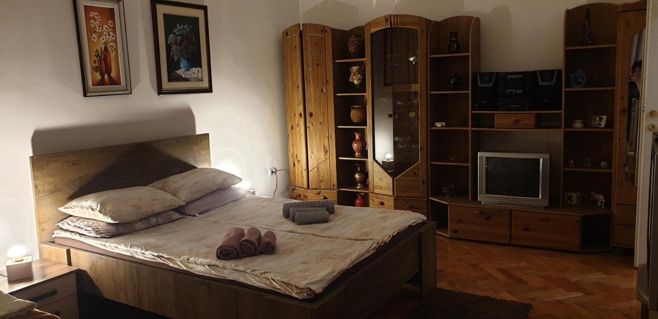 Trosoban Stan U Zenici Apartment Zenica Bagian luar foto
