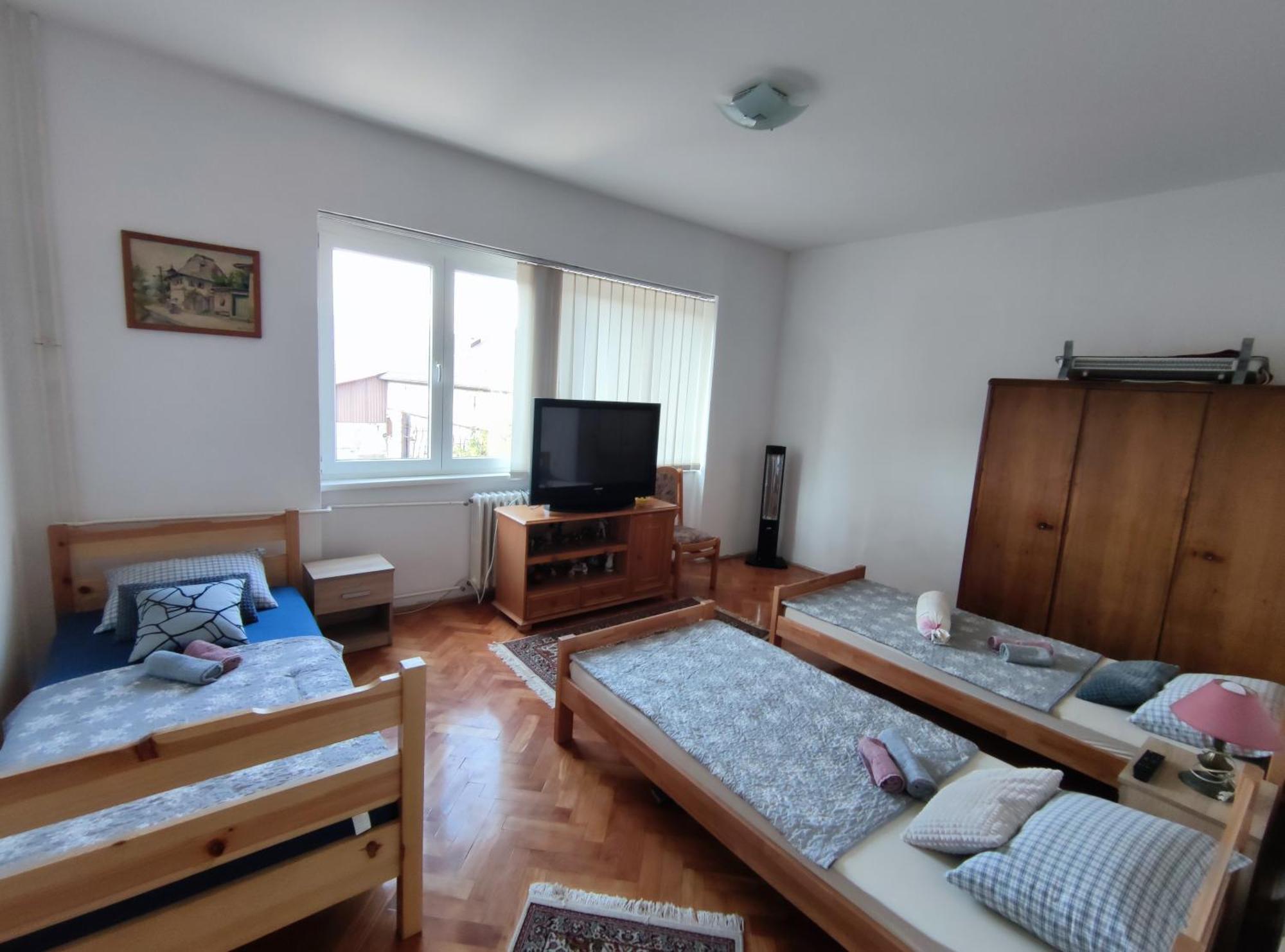 Trosoban Stan U Zenici Apartment Zenica Bagian luar foto