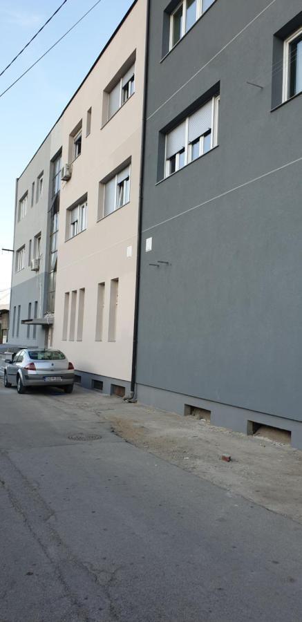 Trosoban Stan U Zenici Apartment Zenica Bagian luar foto